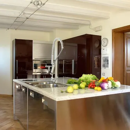 Casale Con Vista Sui Monti Sibillini E Piscina